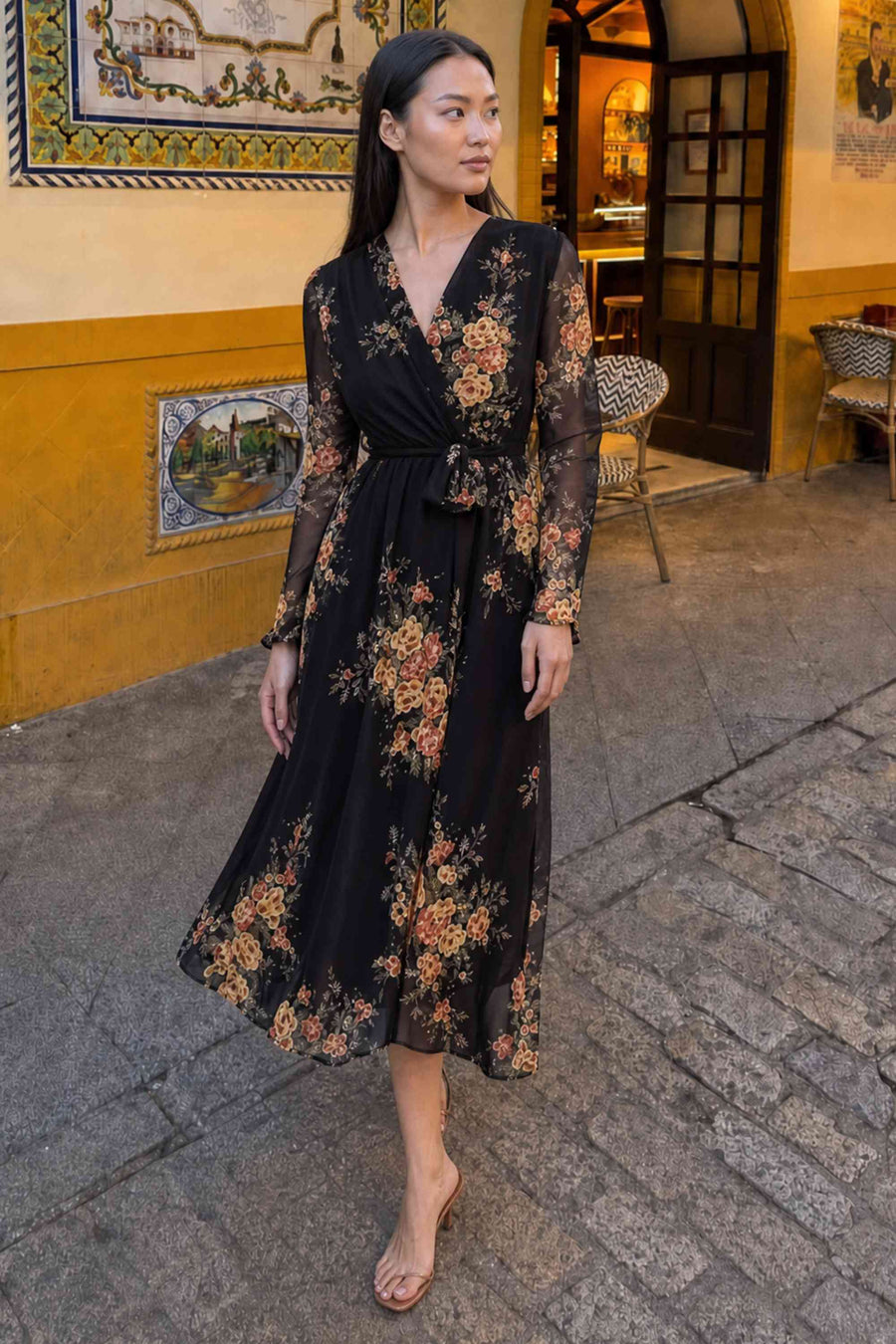 Siyah Çiçek Desenli Kruvaze Yaka Şifon Elbise